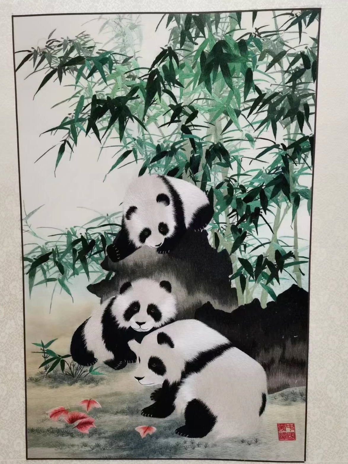 Shu embroidery panda family happiness - D1352