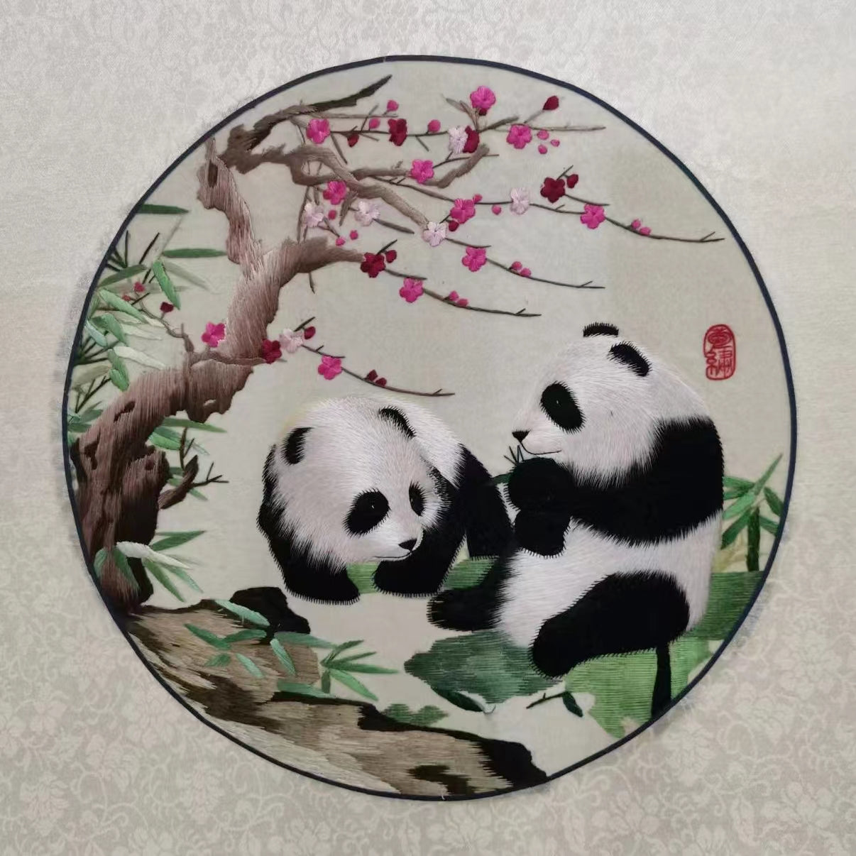 Shu embroidery panda family happiness - D1352