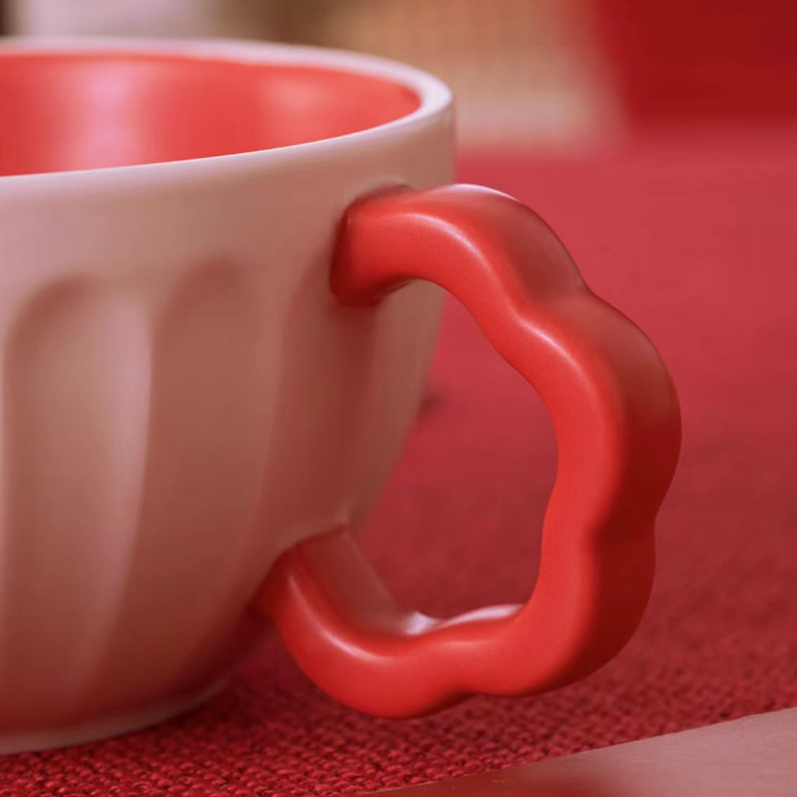 STARBUCKS - Cute rabbit red mug 320ml