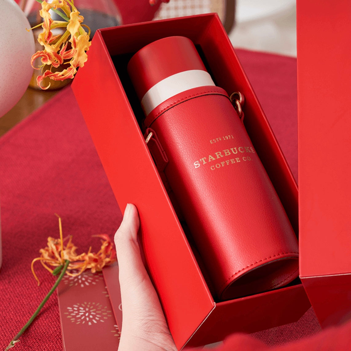 Starbucks -Lucky red Stainless Steel Thermos Cup gift box set 370ml