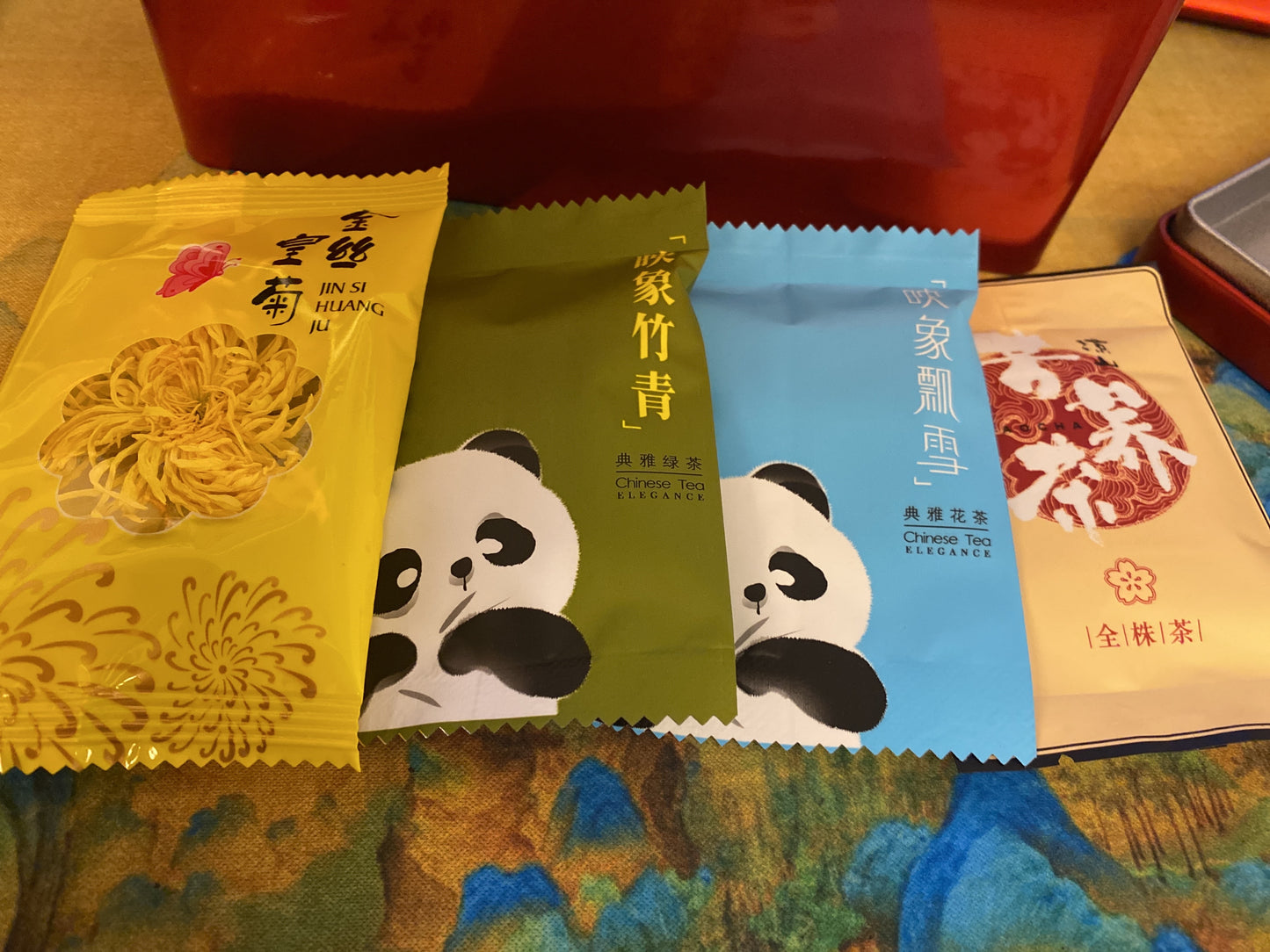 Tea samples with 20 packs